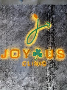 ตัวอักกษรโลหะ ไฟออกหลัง JOY US